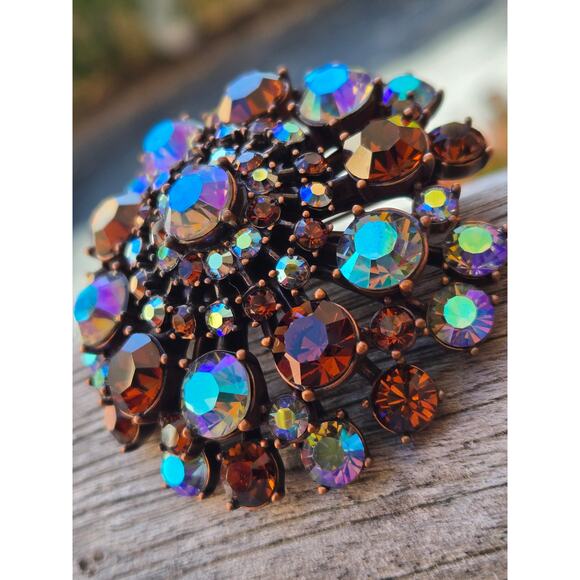 Vintage Joan Rivers Topaz Aurora Borealis Round Domed Rhinestone Brooch, 2" - Picture 4 of 6